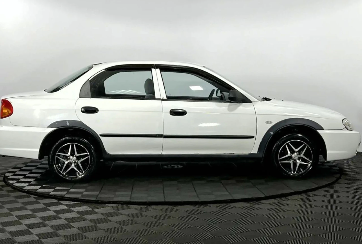 Kia Spectra, 2005
