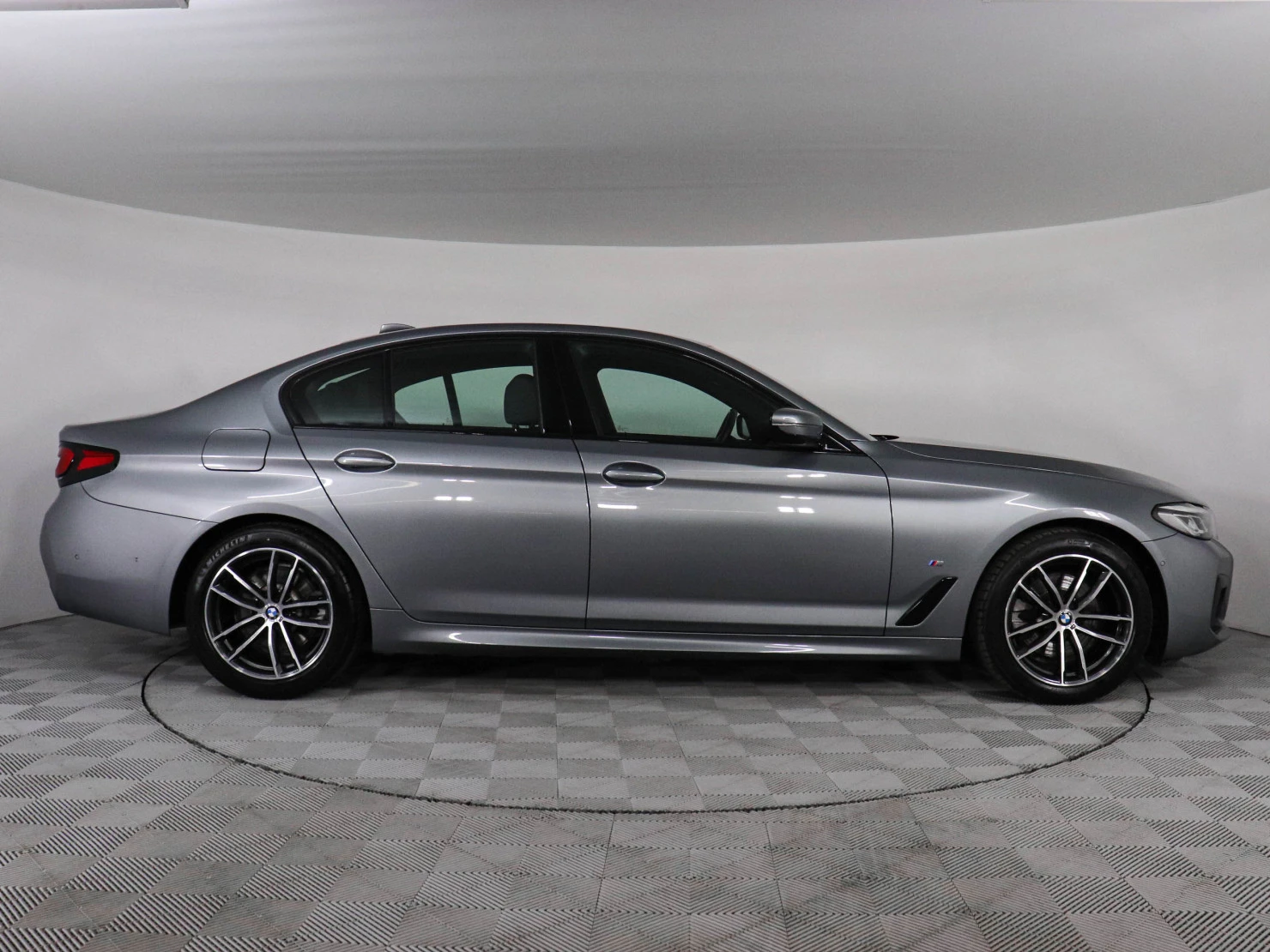 BMW 5 серии, 2023