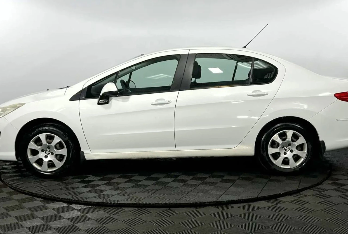 Peugeot 408, 2013