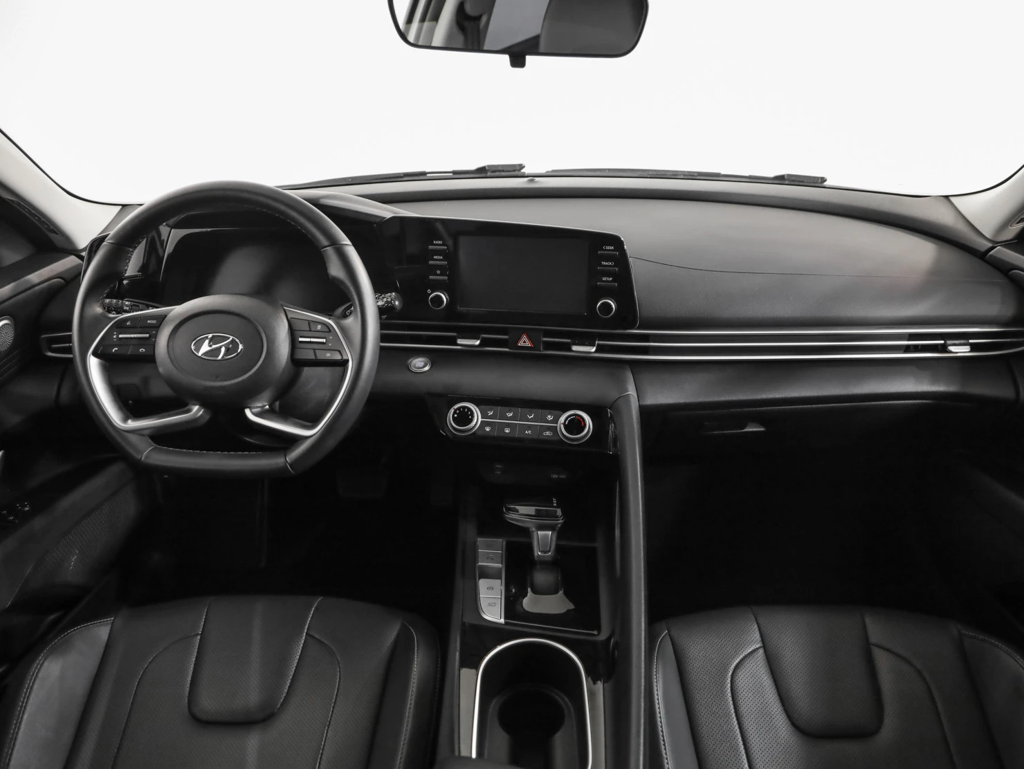 Hyundai Elantra, 2023