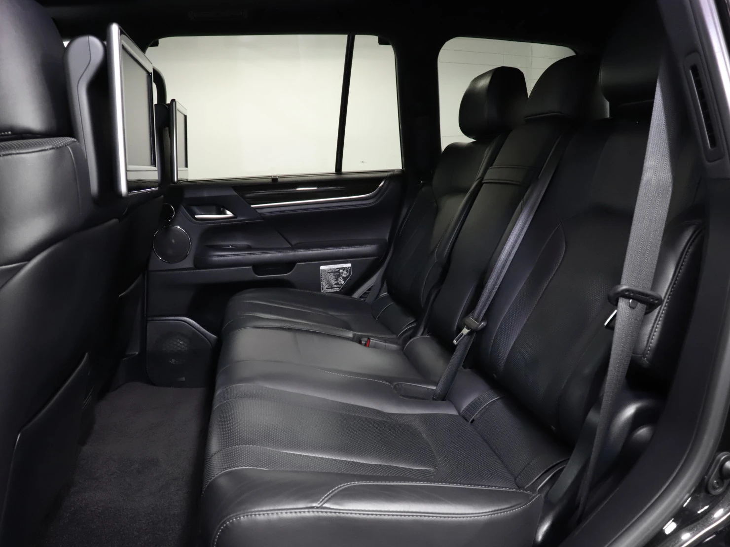 Lexus LX, 2016