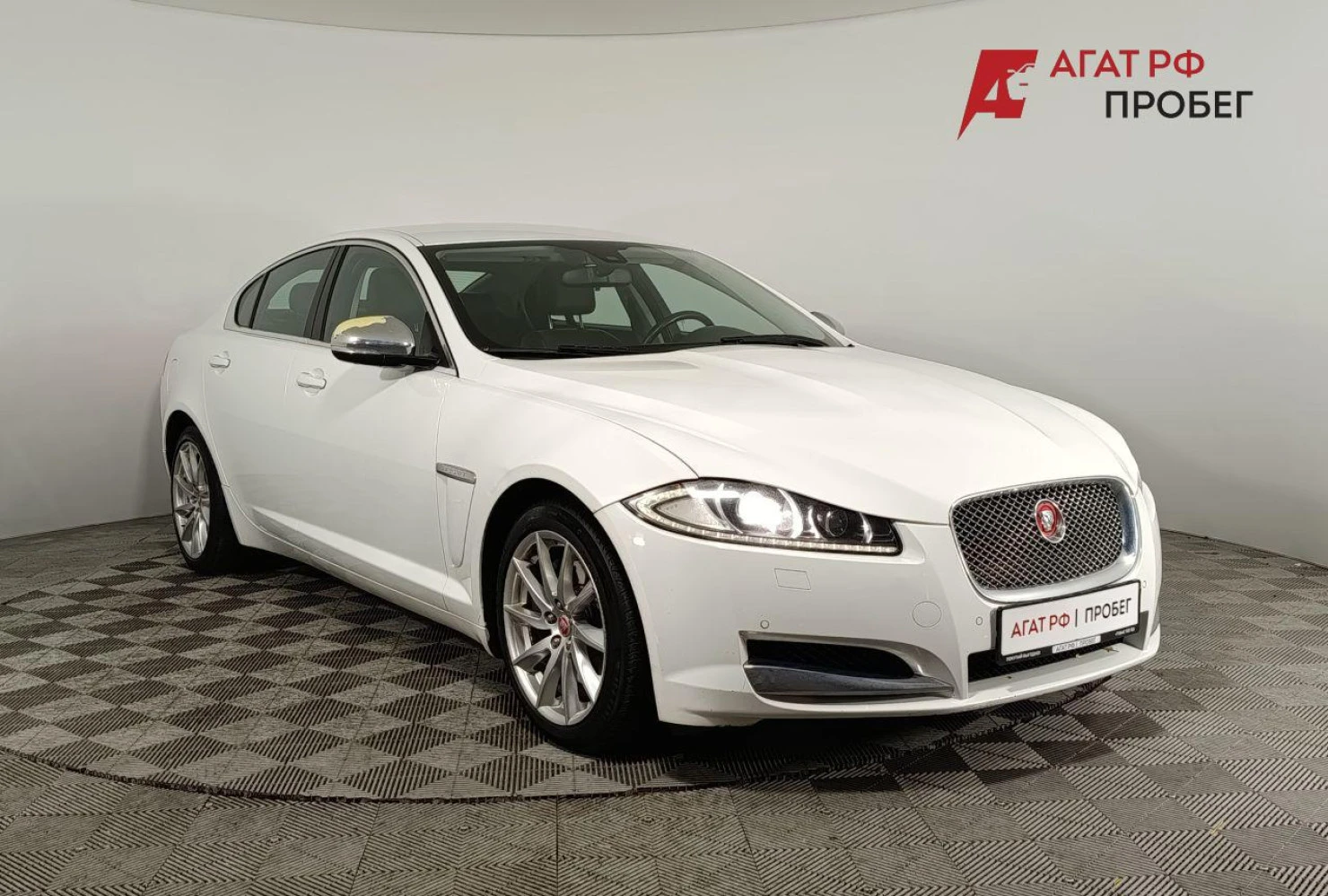 Jaguar XF, 2014
