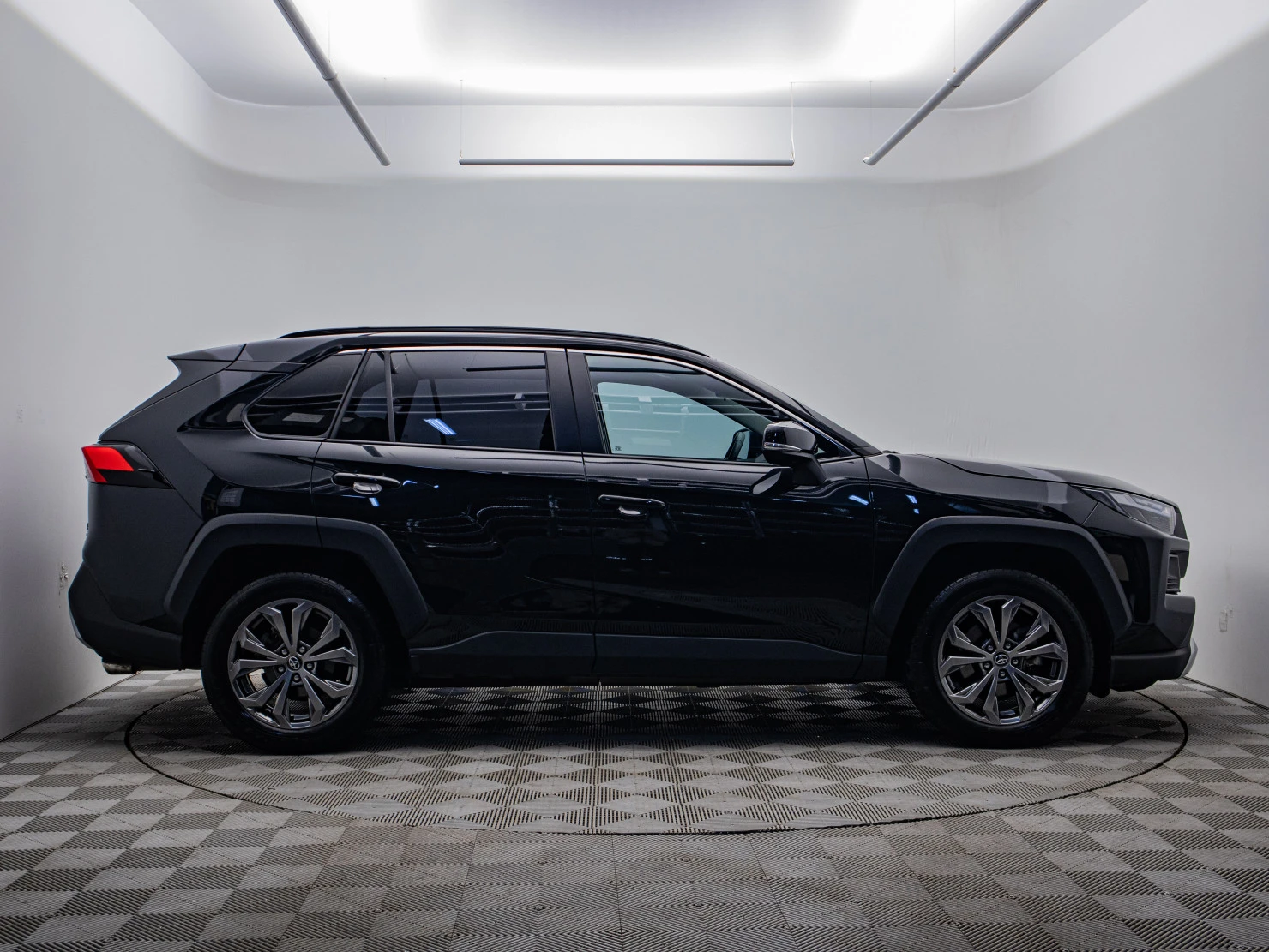 Toyota RAV4, 2023