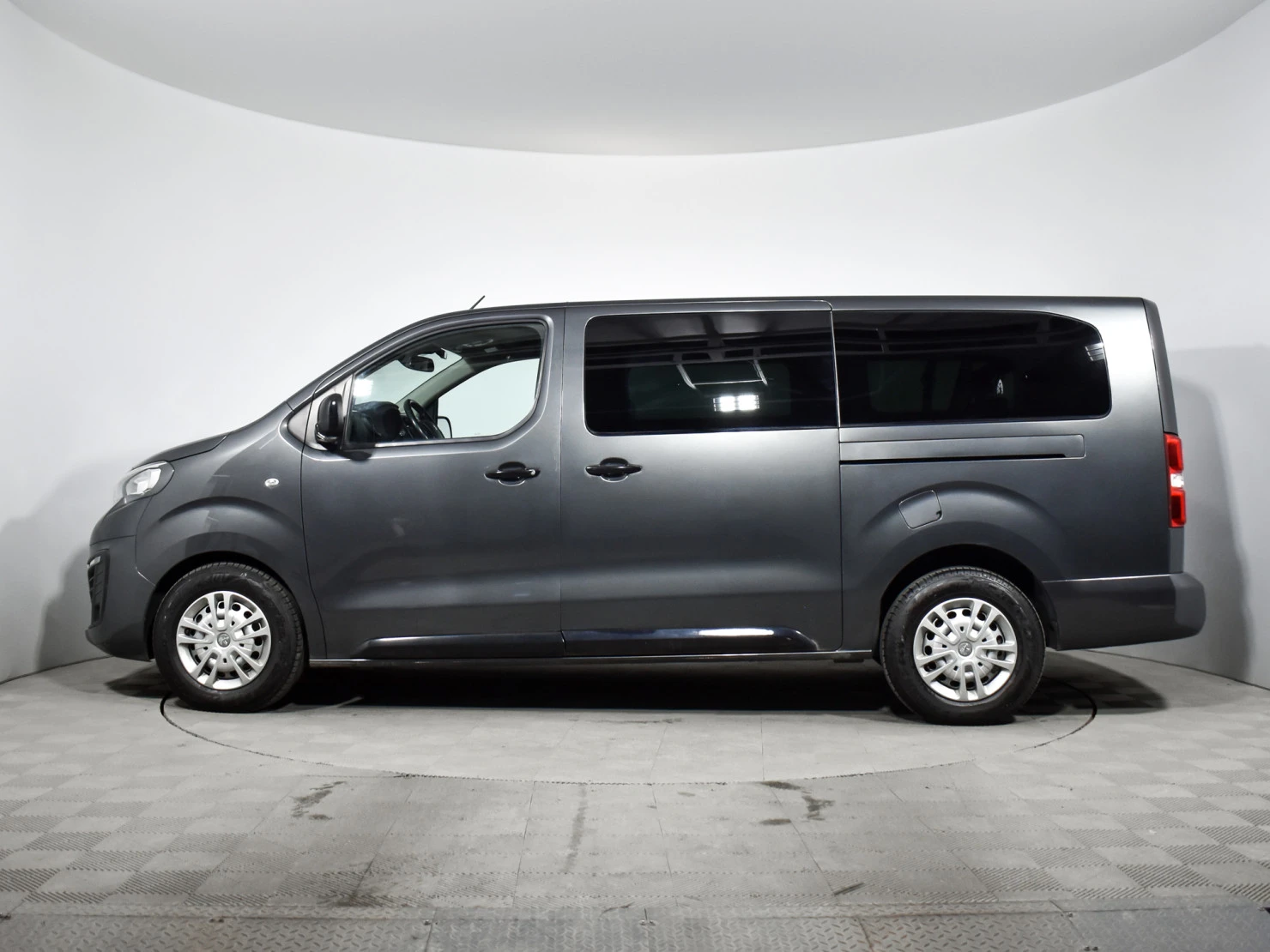 Peugeot Traveller, 2018