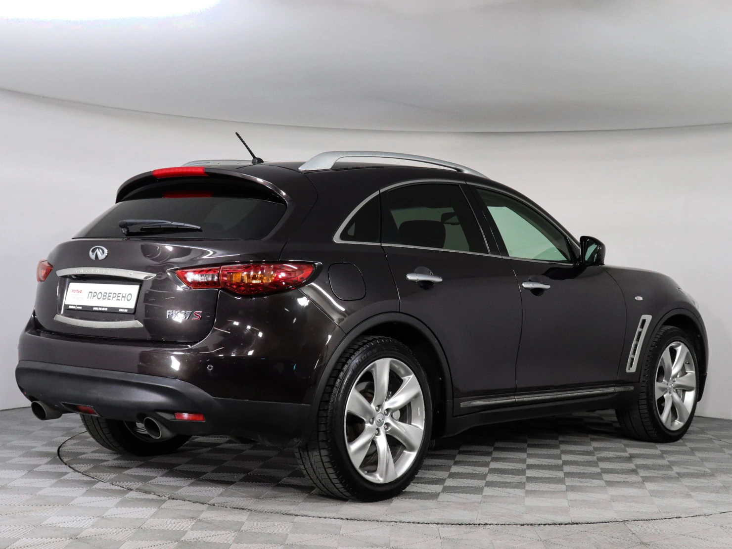 Infiniti FX, 2010