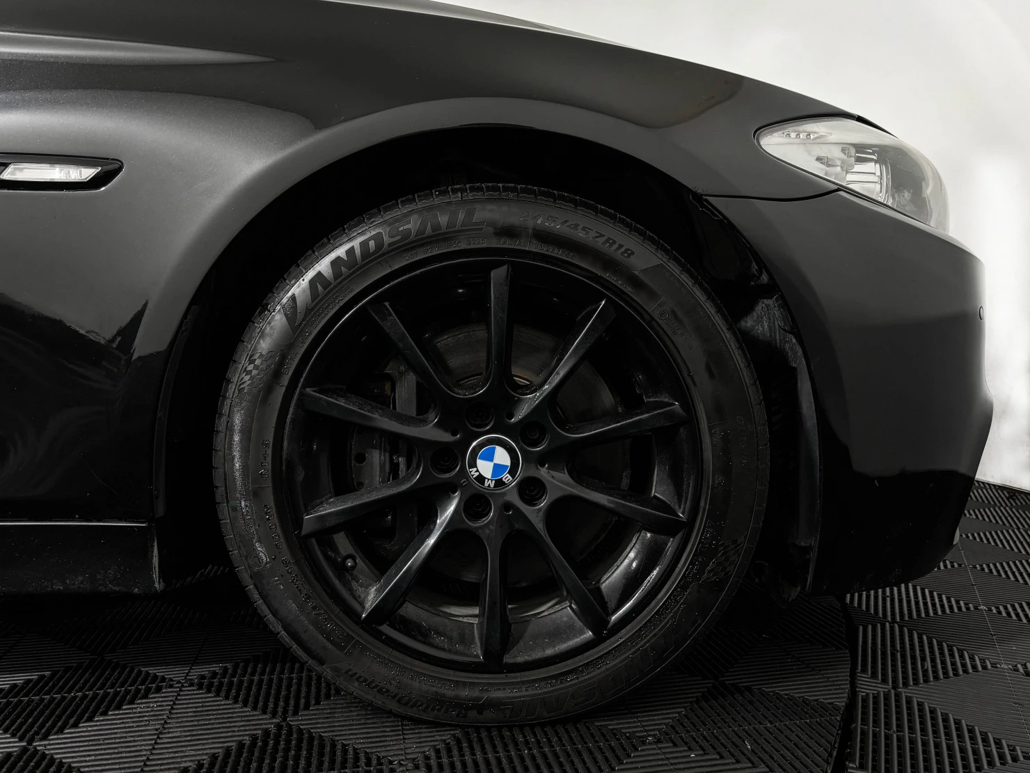 BMW 5 серии, 2011