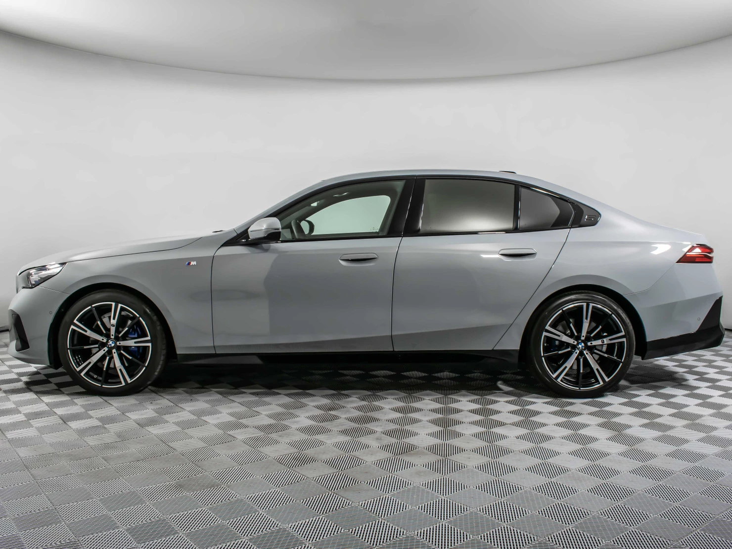 BMW 5 серии, 2024