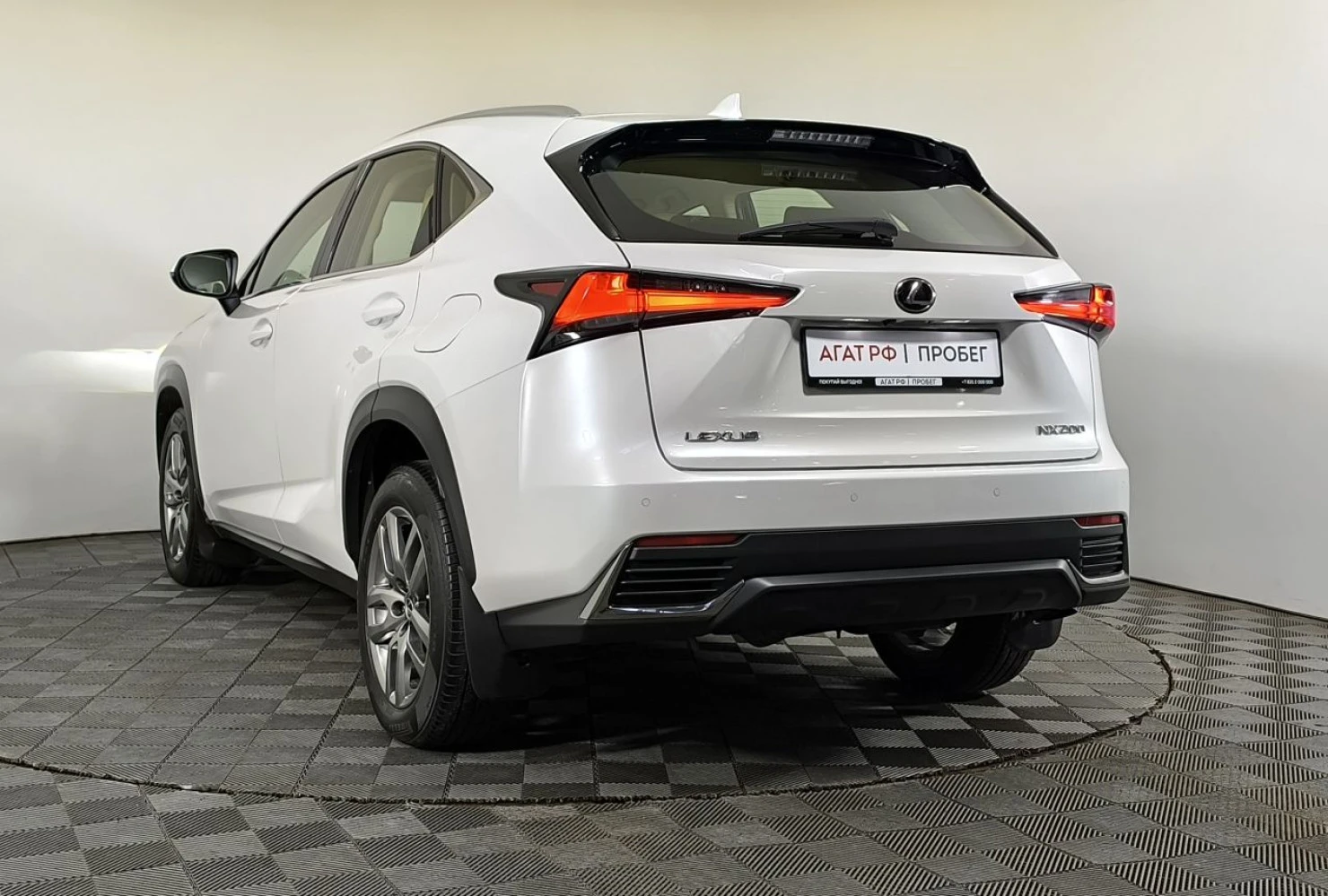 Lexus NX, 2018