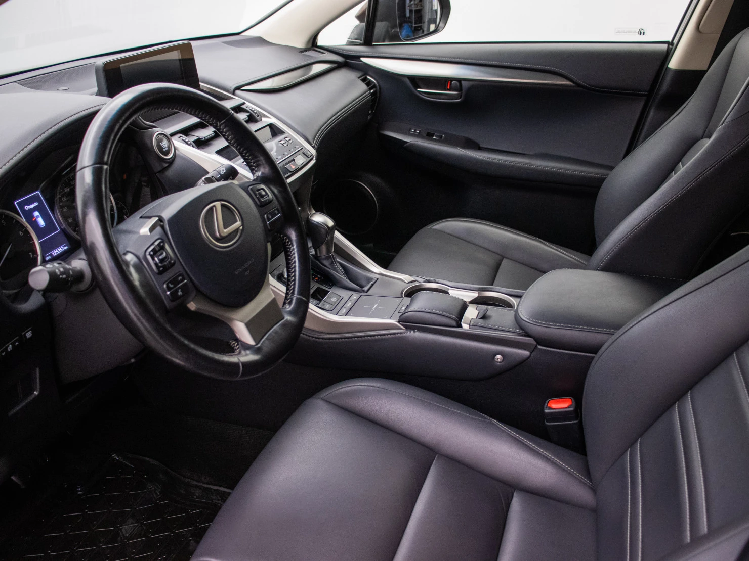 Lexus NX, 2018