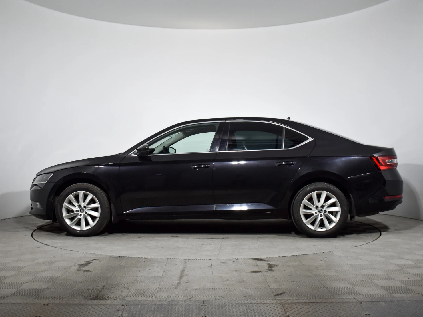 ŠKODA SUPERB, 2019