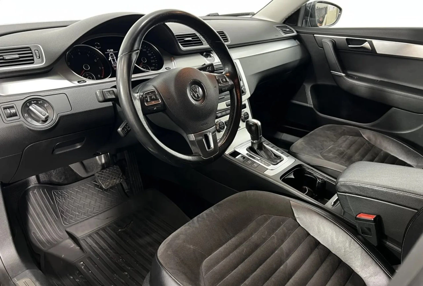 Volkswagen Passat, 2011