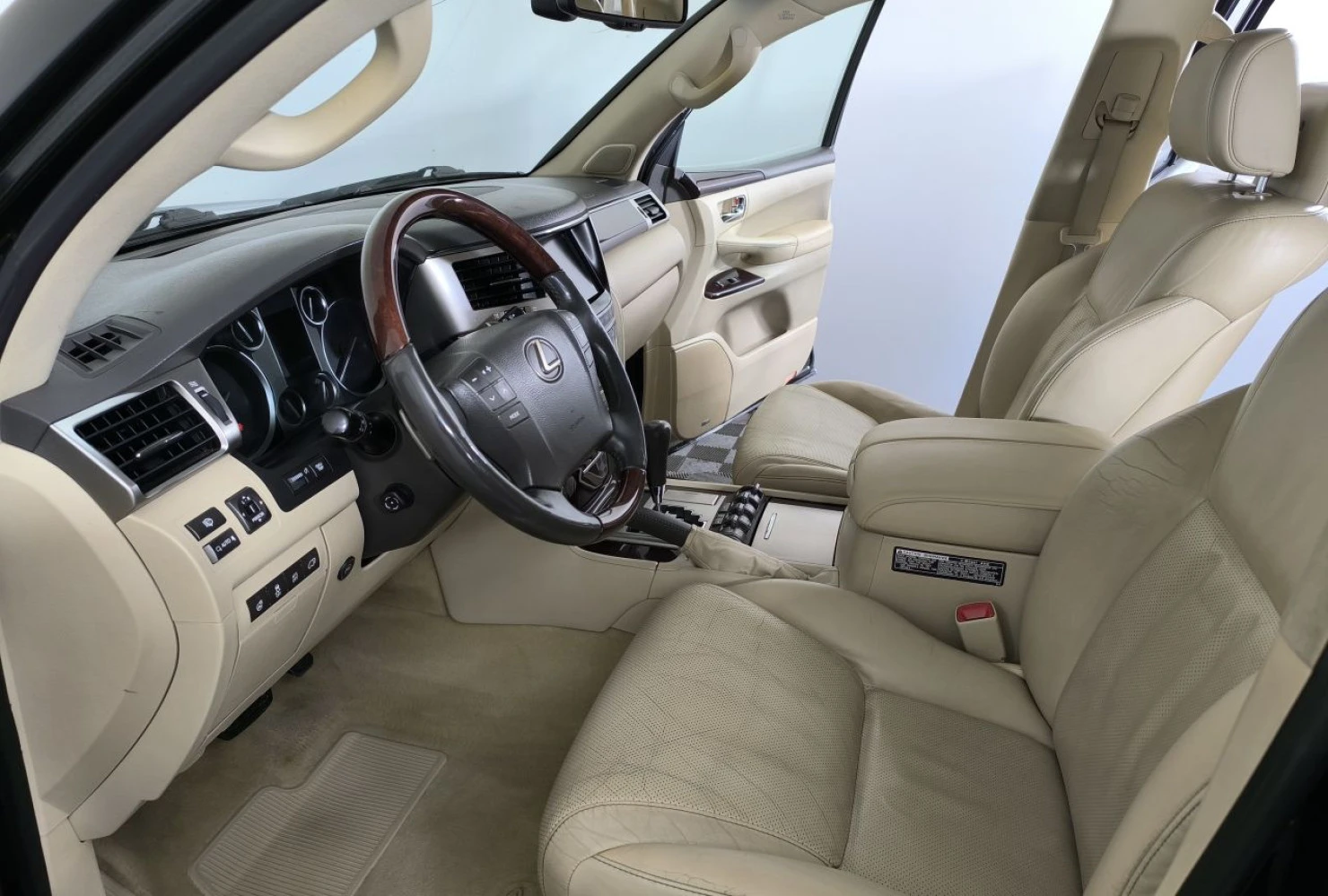 Lexus LX, 2012