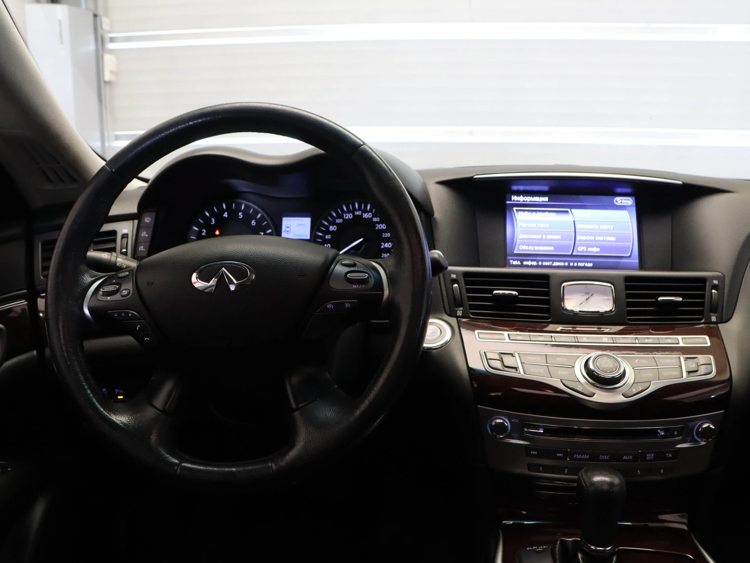 Infiniti Q70, 2014