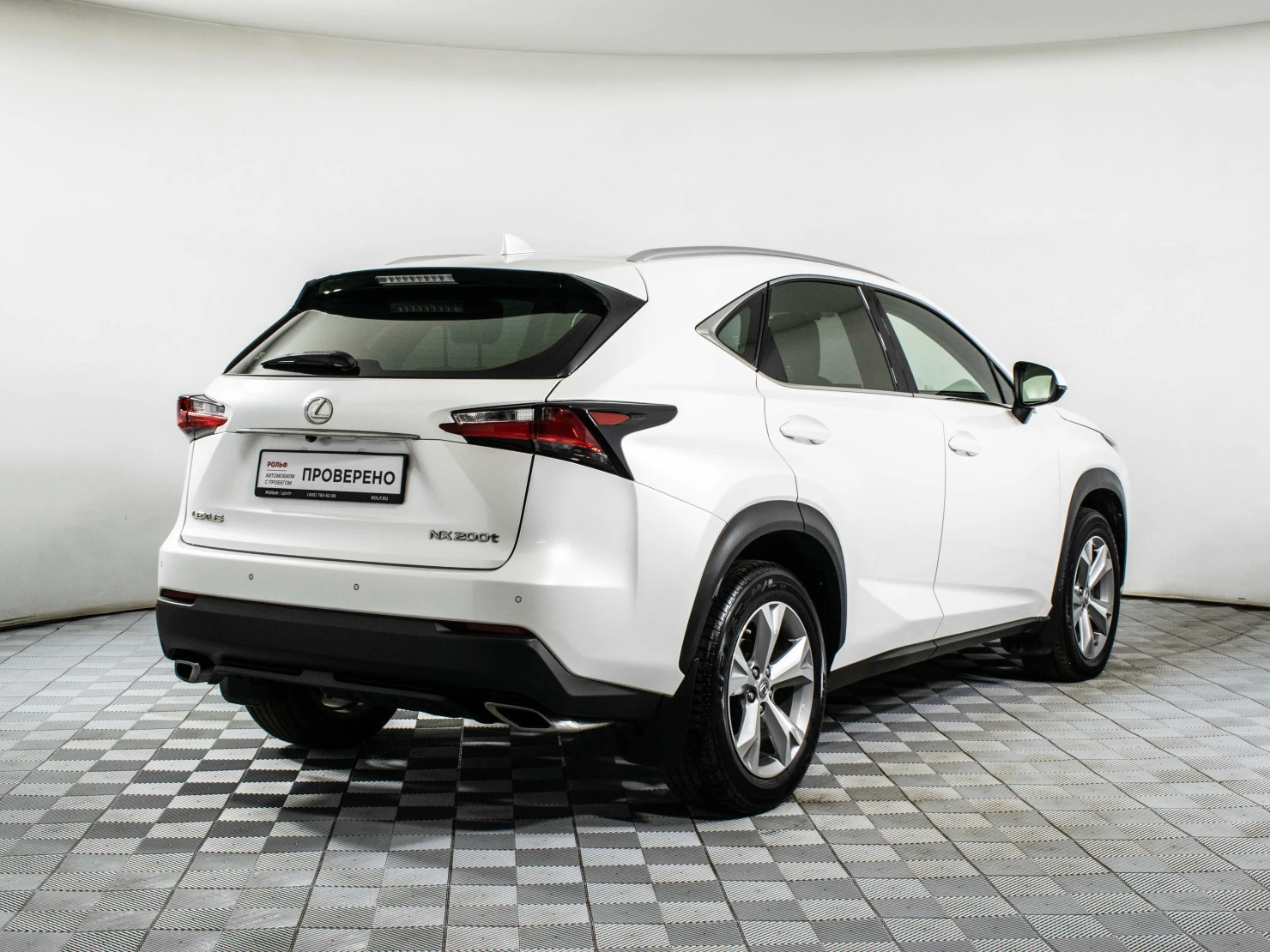 Lexus NX, 2016