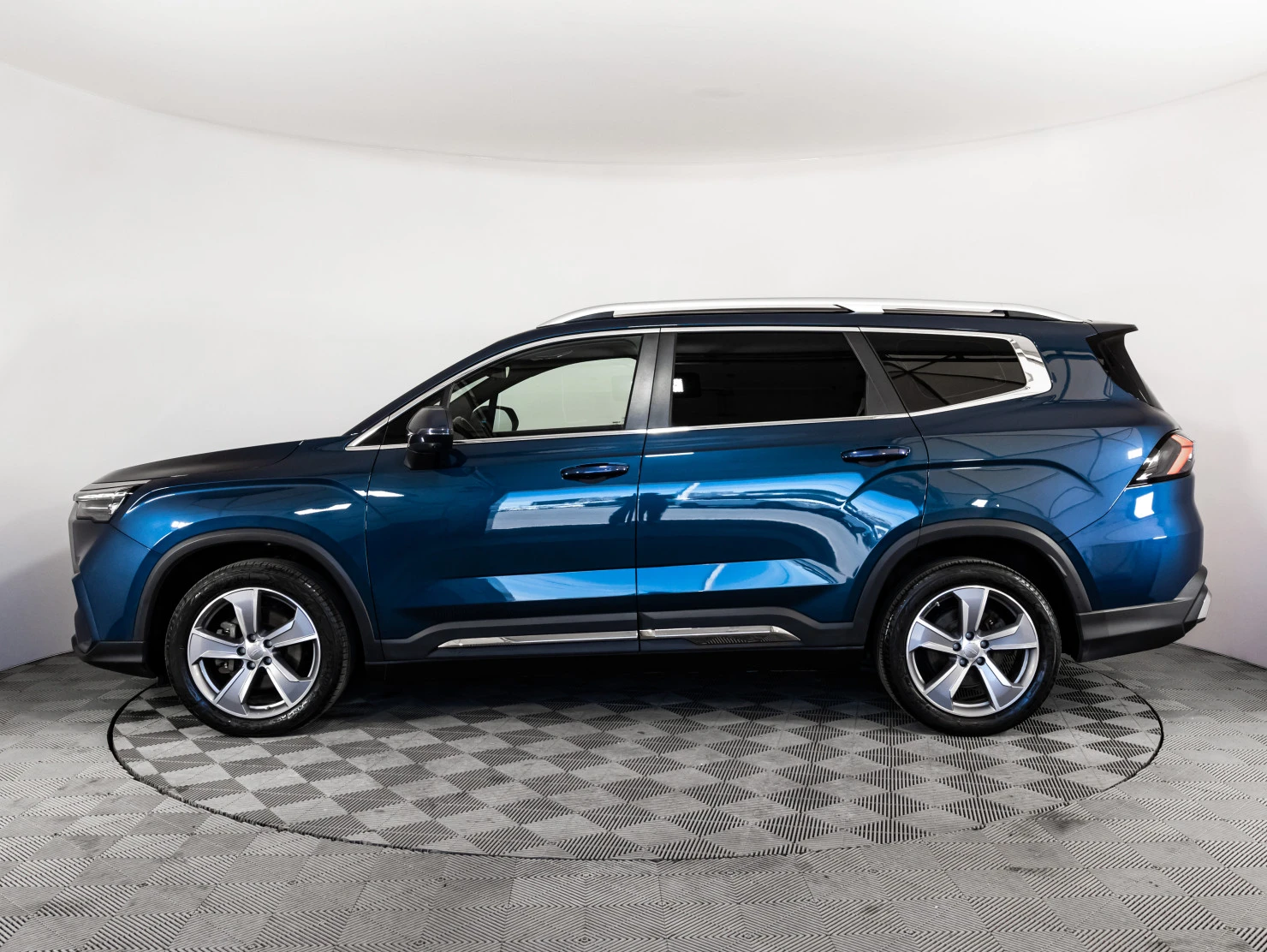 Geely Okavango, 2023