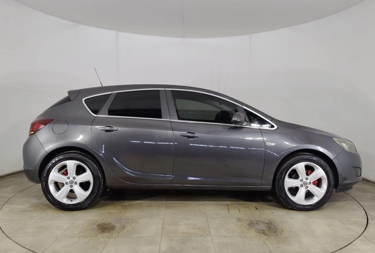 Opel Astra, 2011