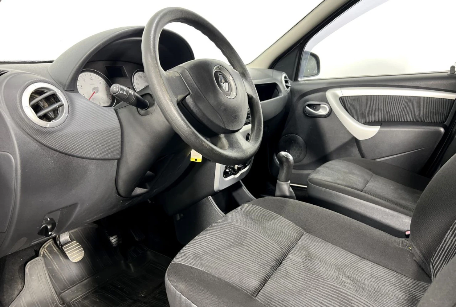 Renault Logan, 2012