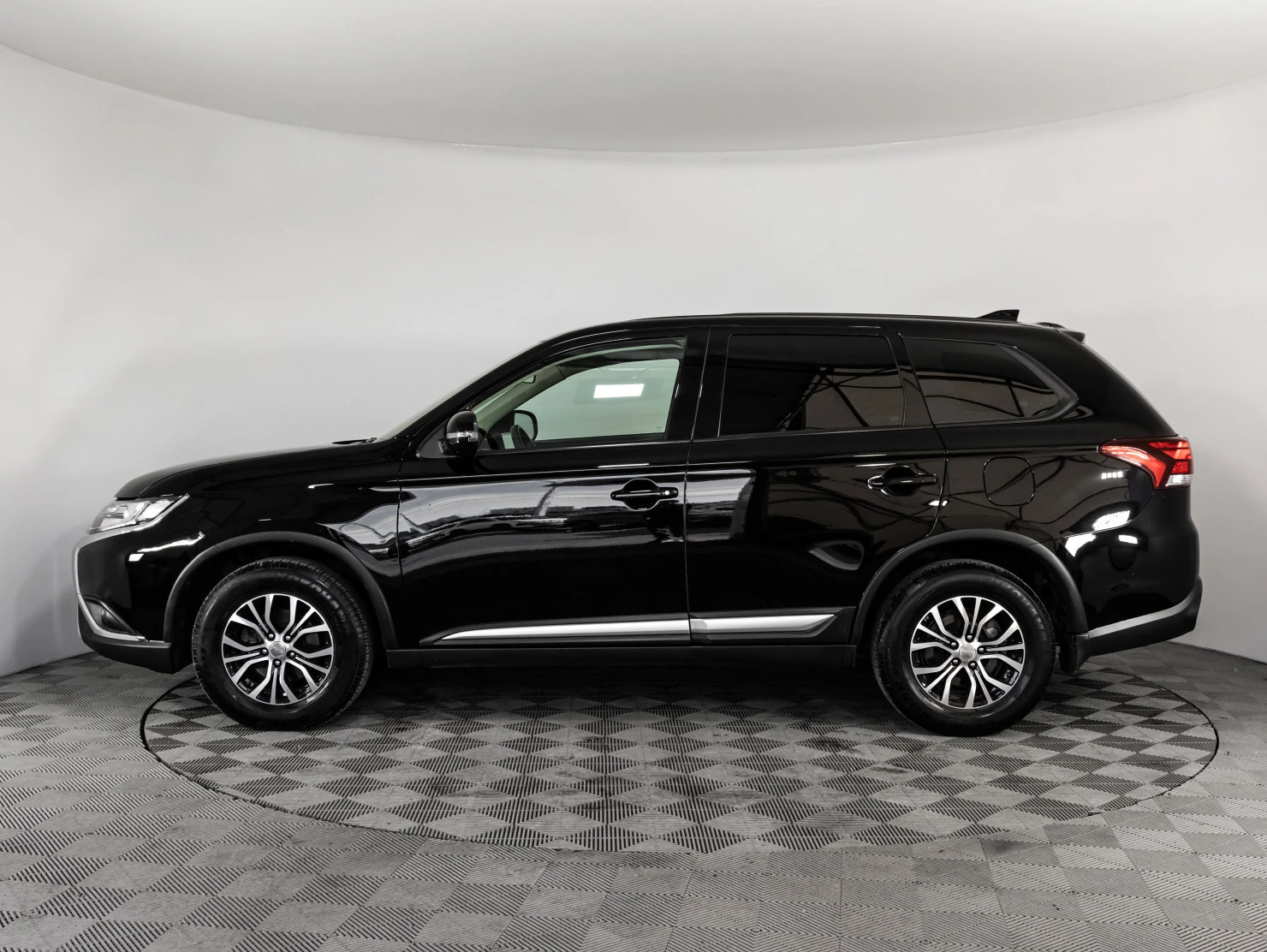 Mitsubishi OUTLANDER, 2018