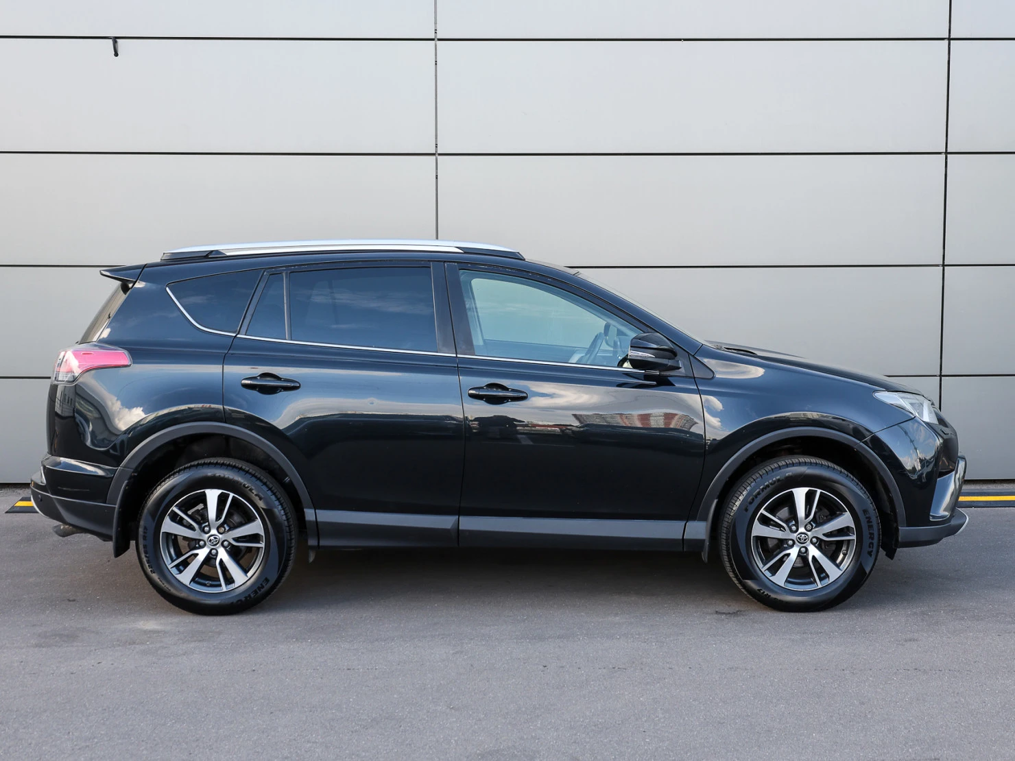 Toyota RAV4, 2015