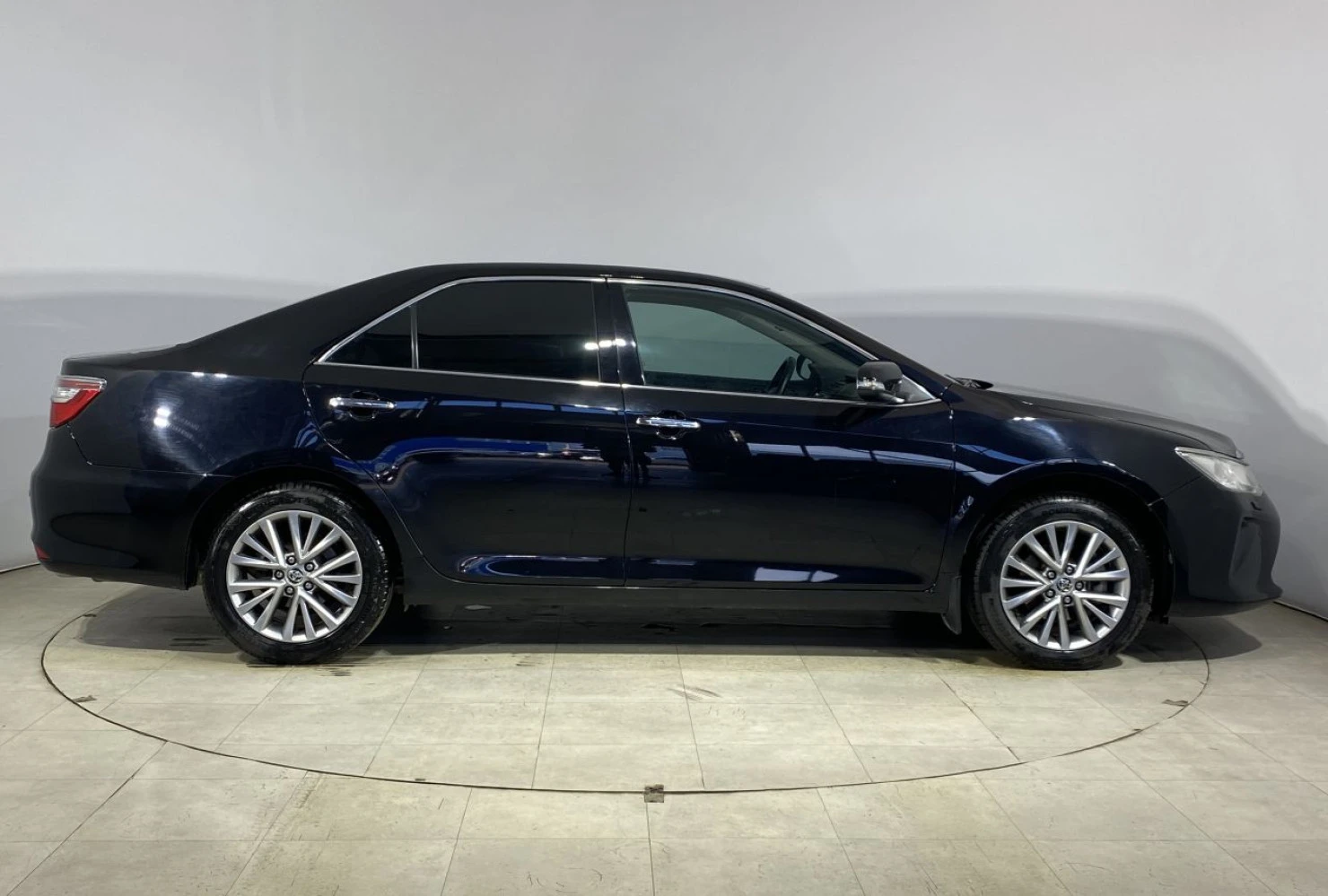Toyota Camry, 2016