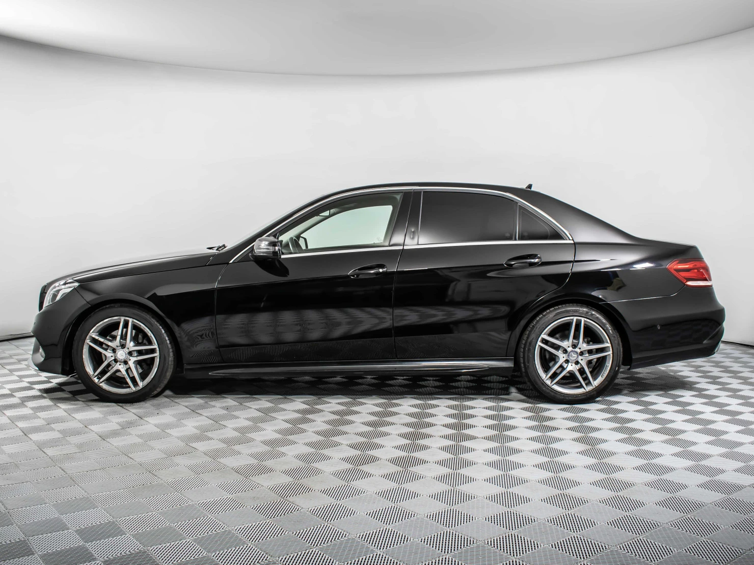 Mercedes-Benz E-Класс, 2013