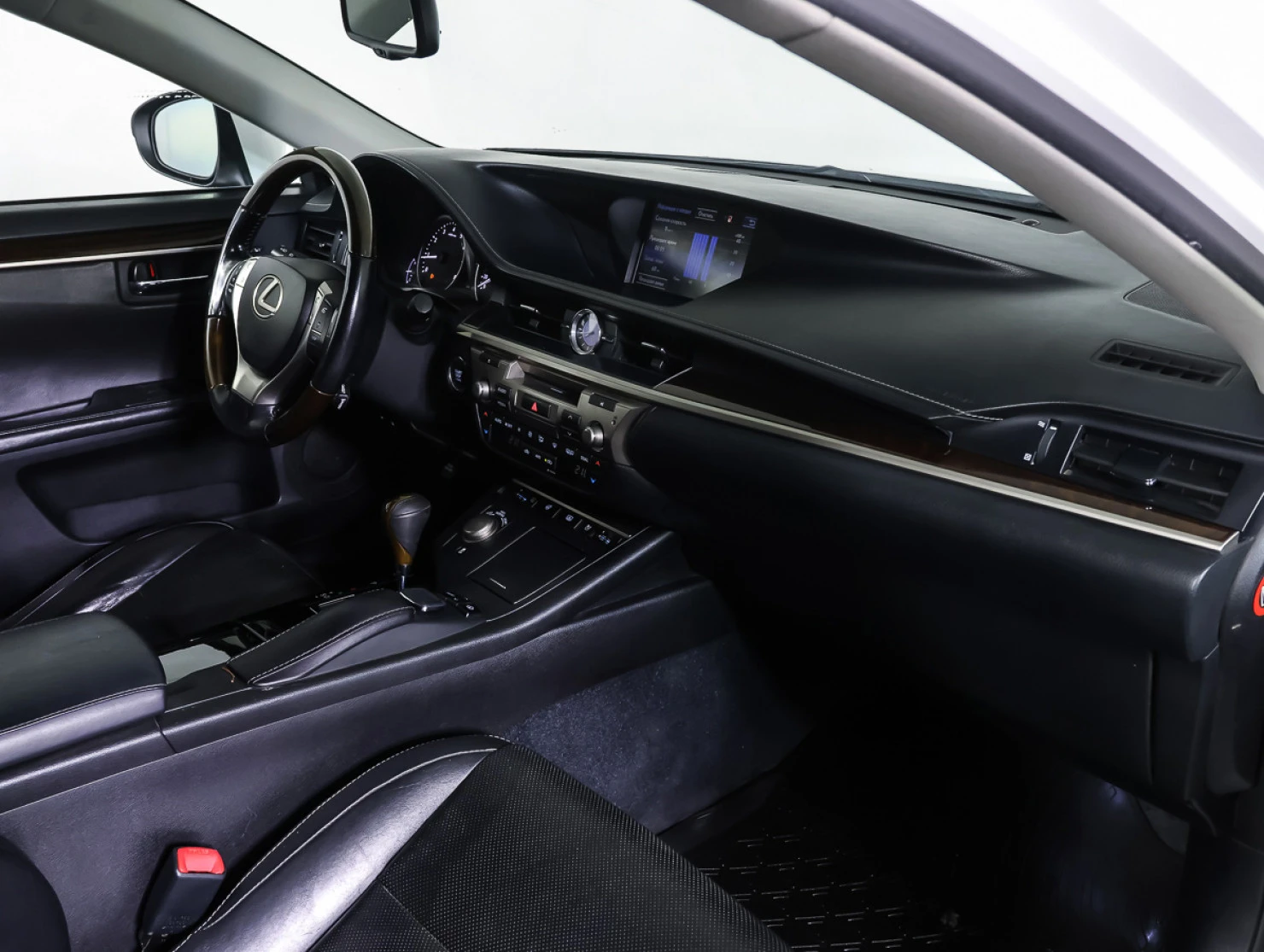 Lexus ES, 2015