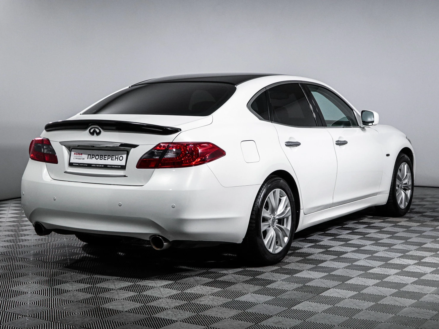 Infiniti M, 2010