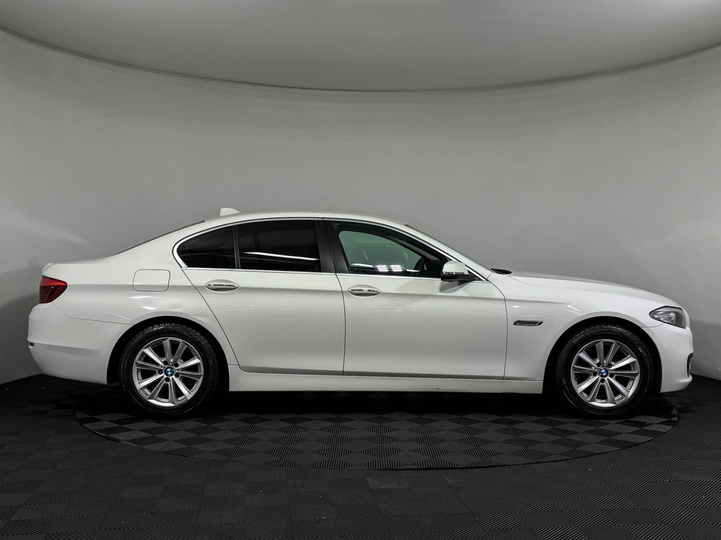 BMW 5 серии, 2013