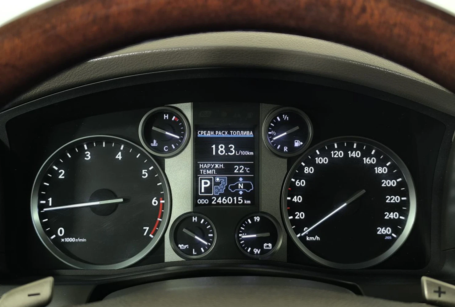 Lexus LX, 2012