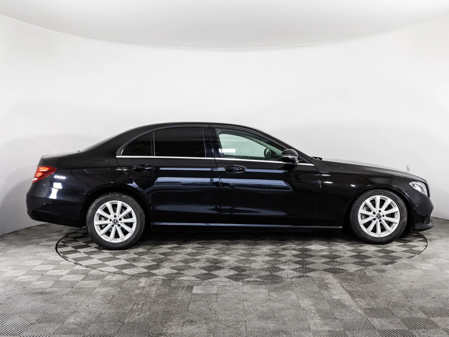 Mercedes-Benz E-Класс, 2019
