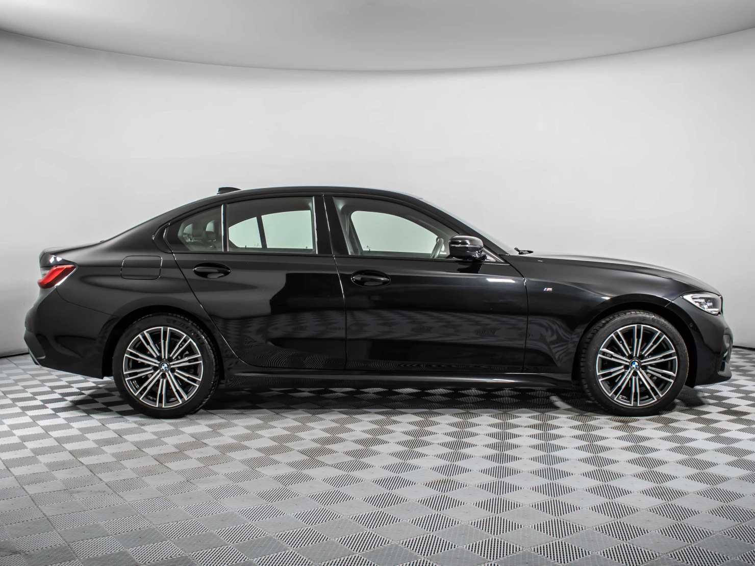 BMW 3 серии, 2021