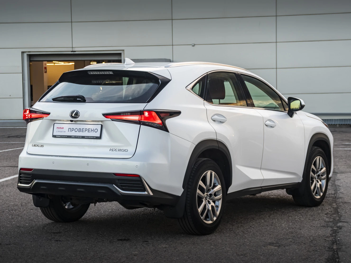 Lexus NX, 2018