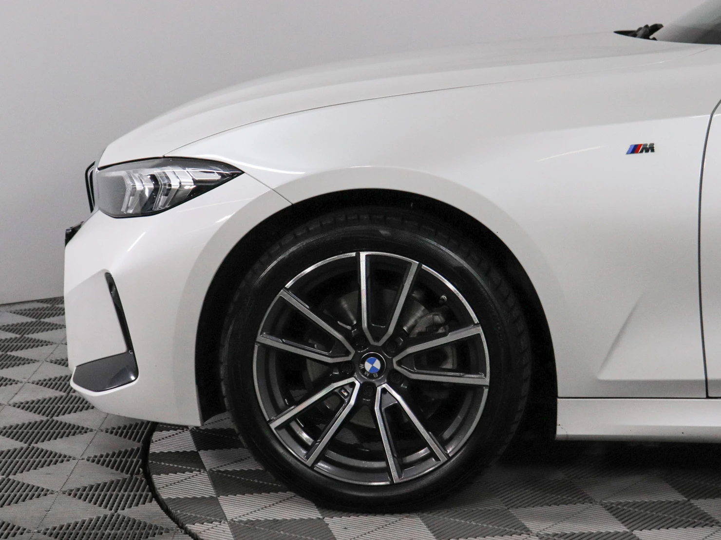 BMW 3 серии, 2024