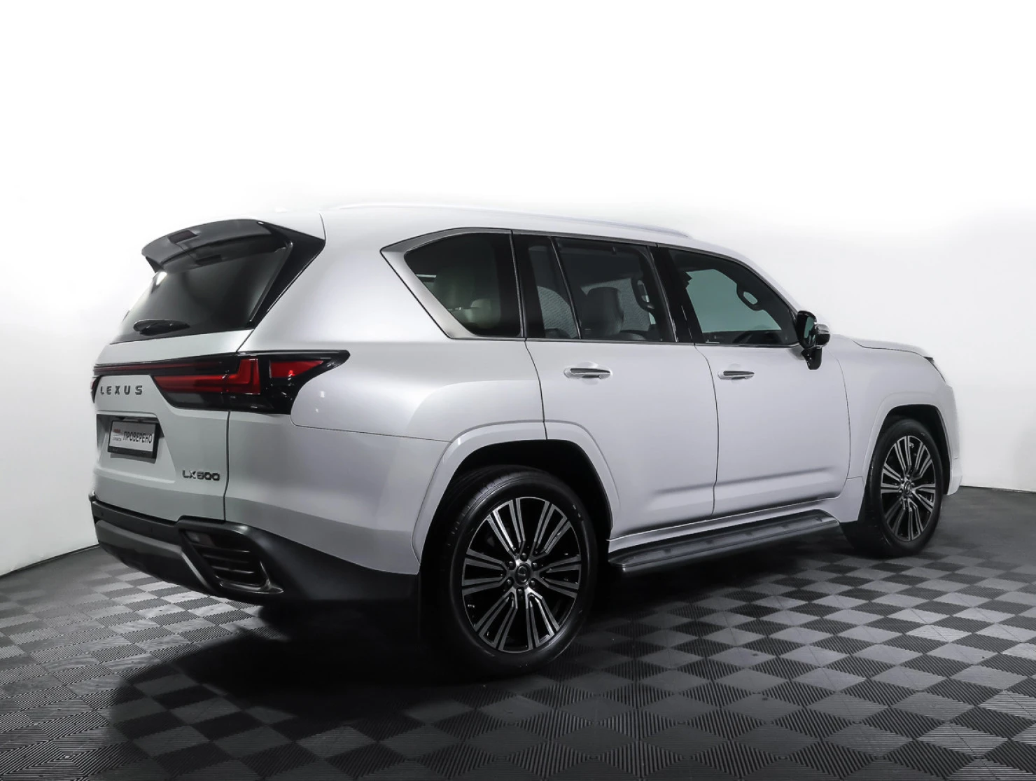Lexus LX, 2022