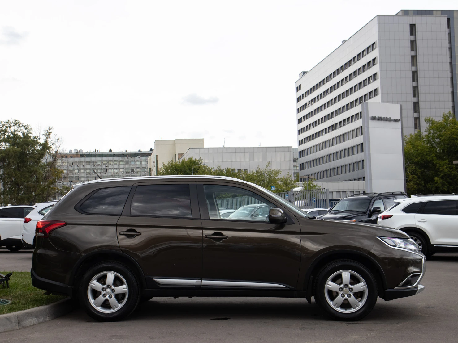 Mitsubishi OUTLANDER, 2015