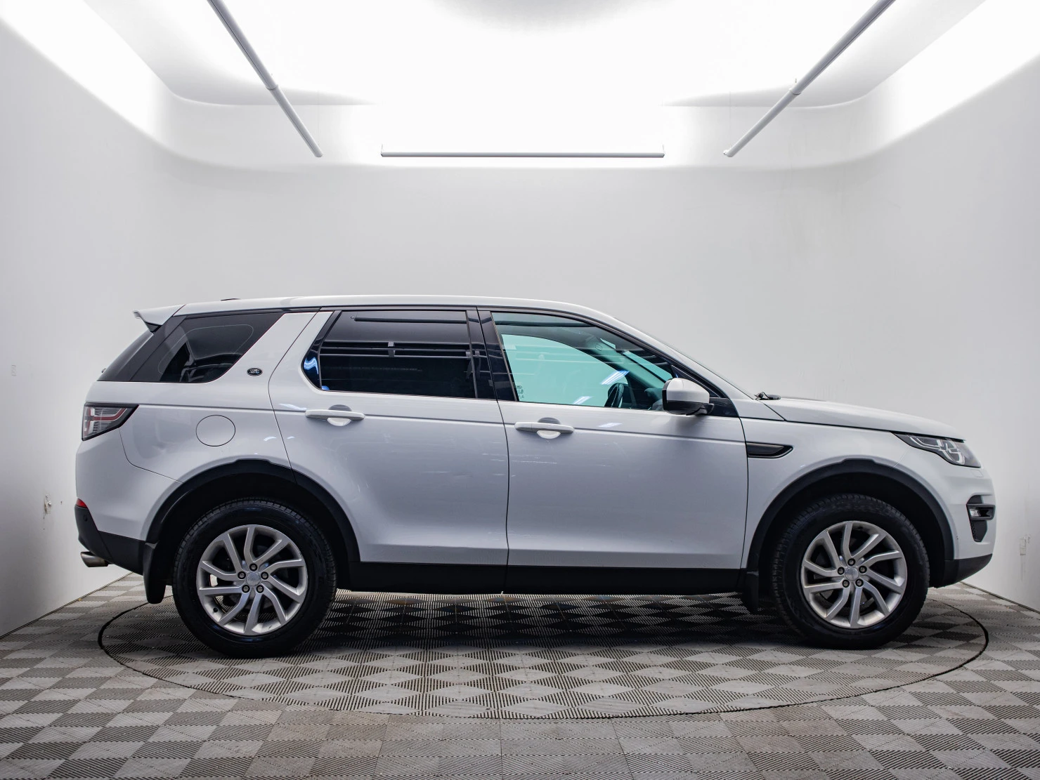 Land Rover Discovery Sport, 2015