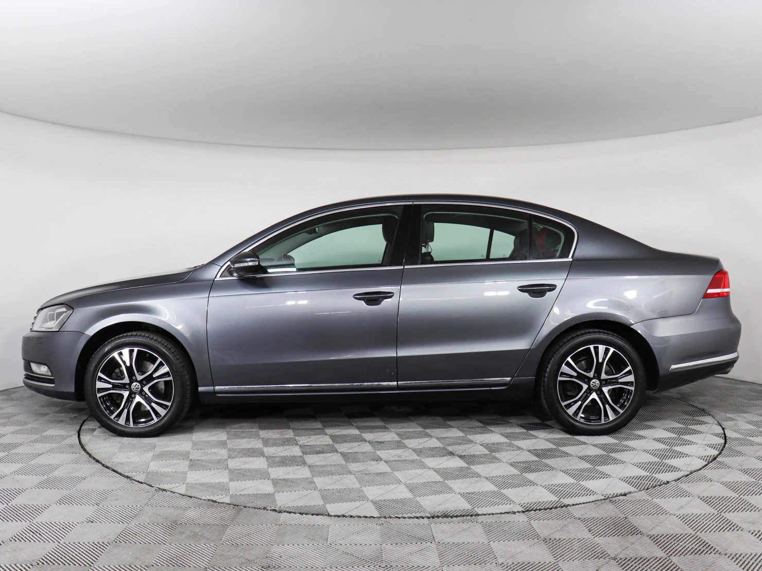 Volkswagen Passat, 2011
