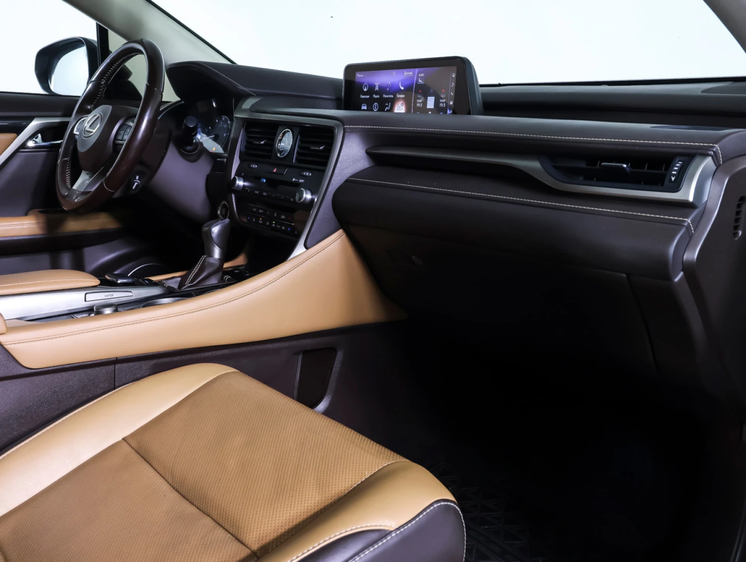 Lexus RX, 2016