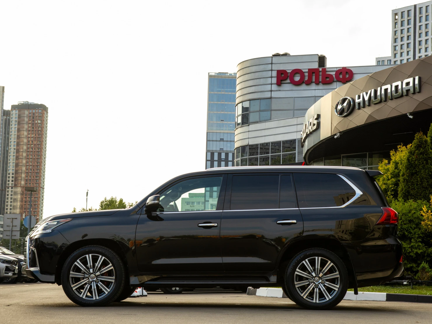 Lexus LX, 2016