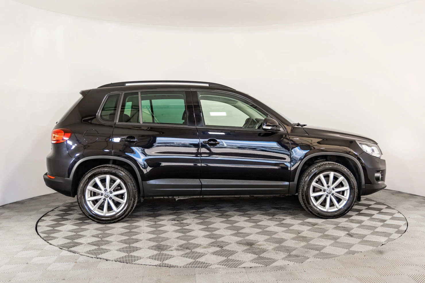 Volkswagen Tiguan, 2015