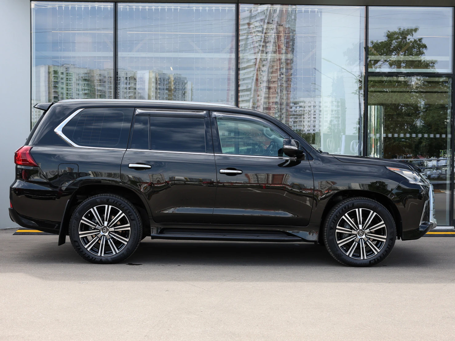 Lexus LX, 2021