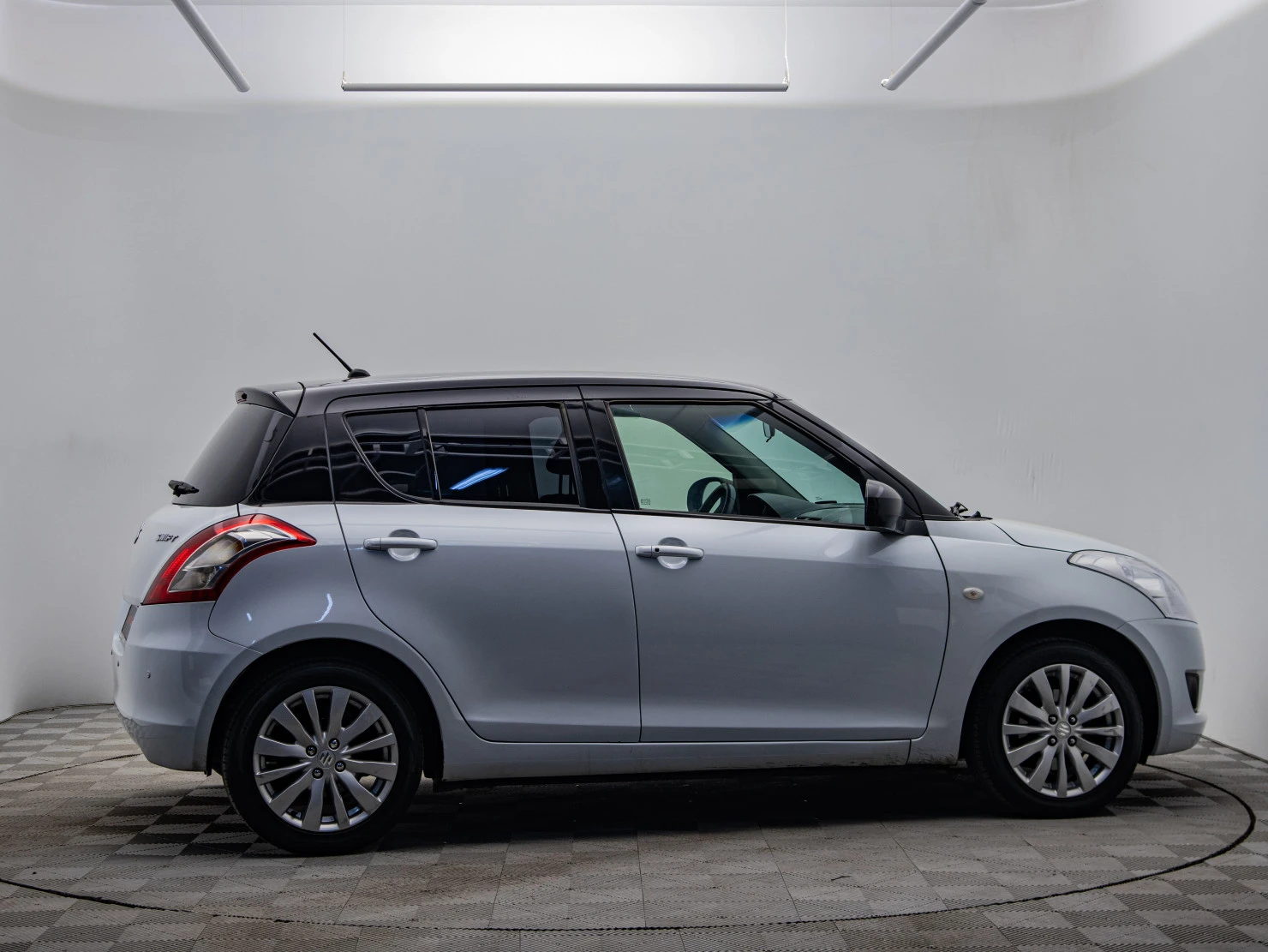 Suzuki Swift, 2011