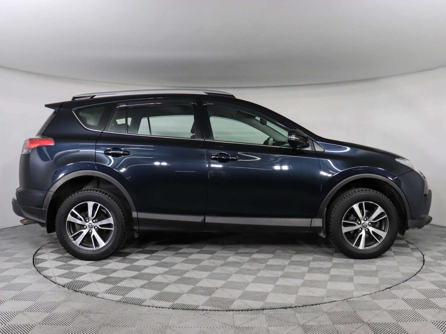 Toyota RAV4, 2016