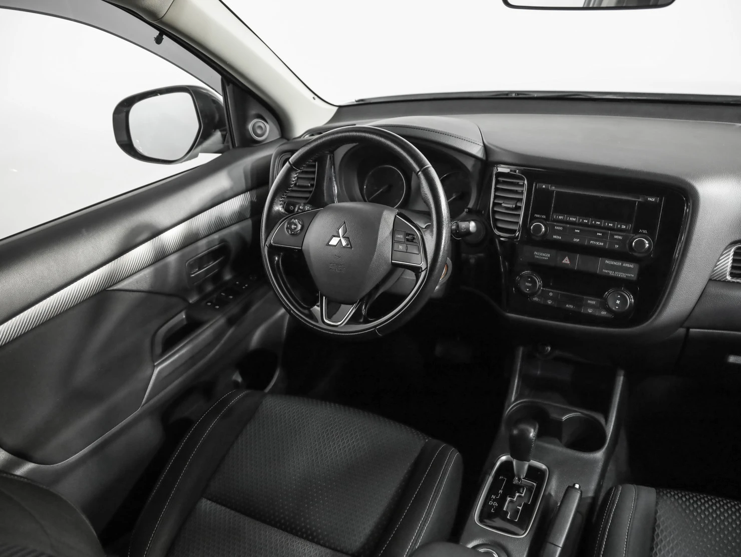 Mitsubishi OUTLANDER, 2016