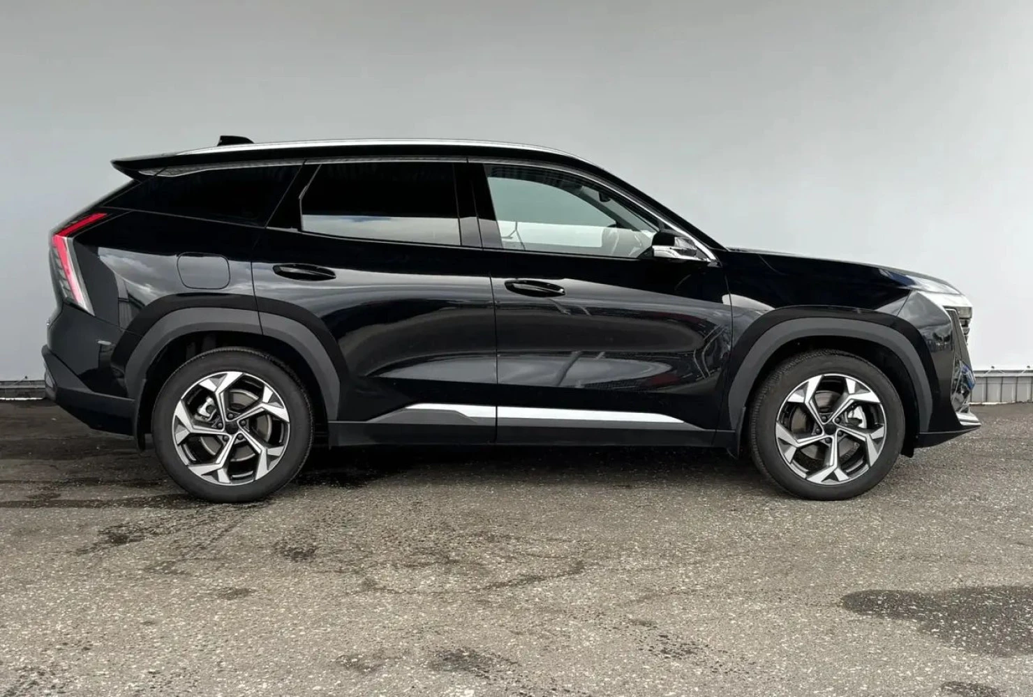 Geely Atlas, 2024
