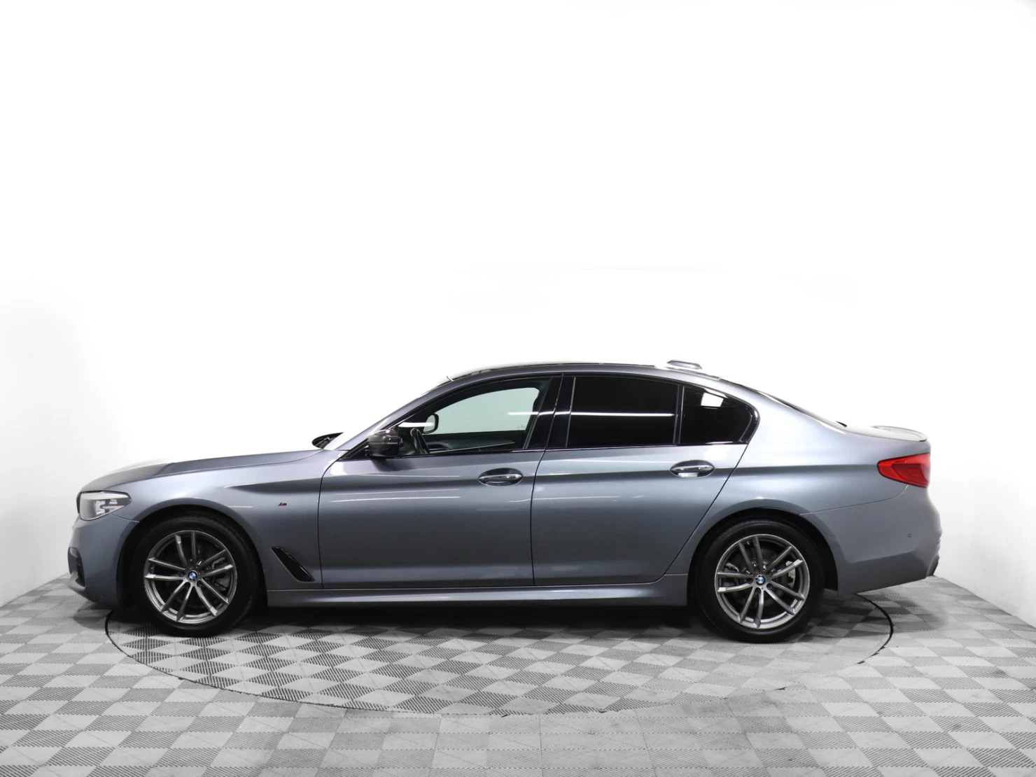 BMW 5 серии, 2018