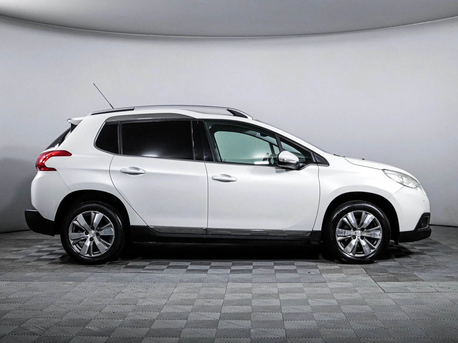 Peugeot 2008, 2014