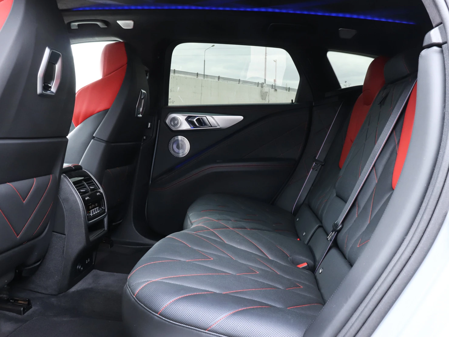 BMW XM, 2024