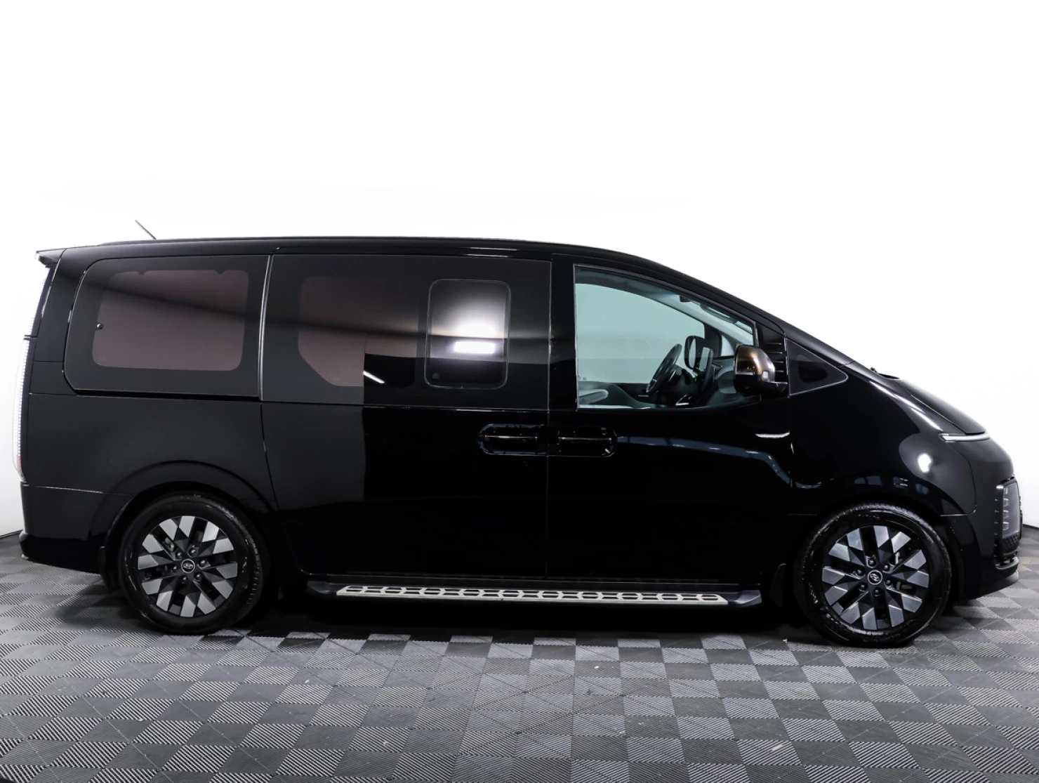 Hyundai Staria, 2021