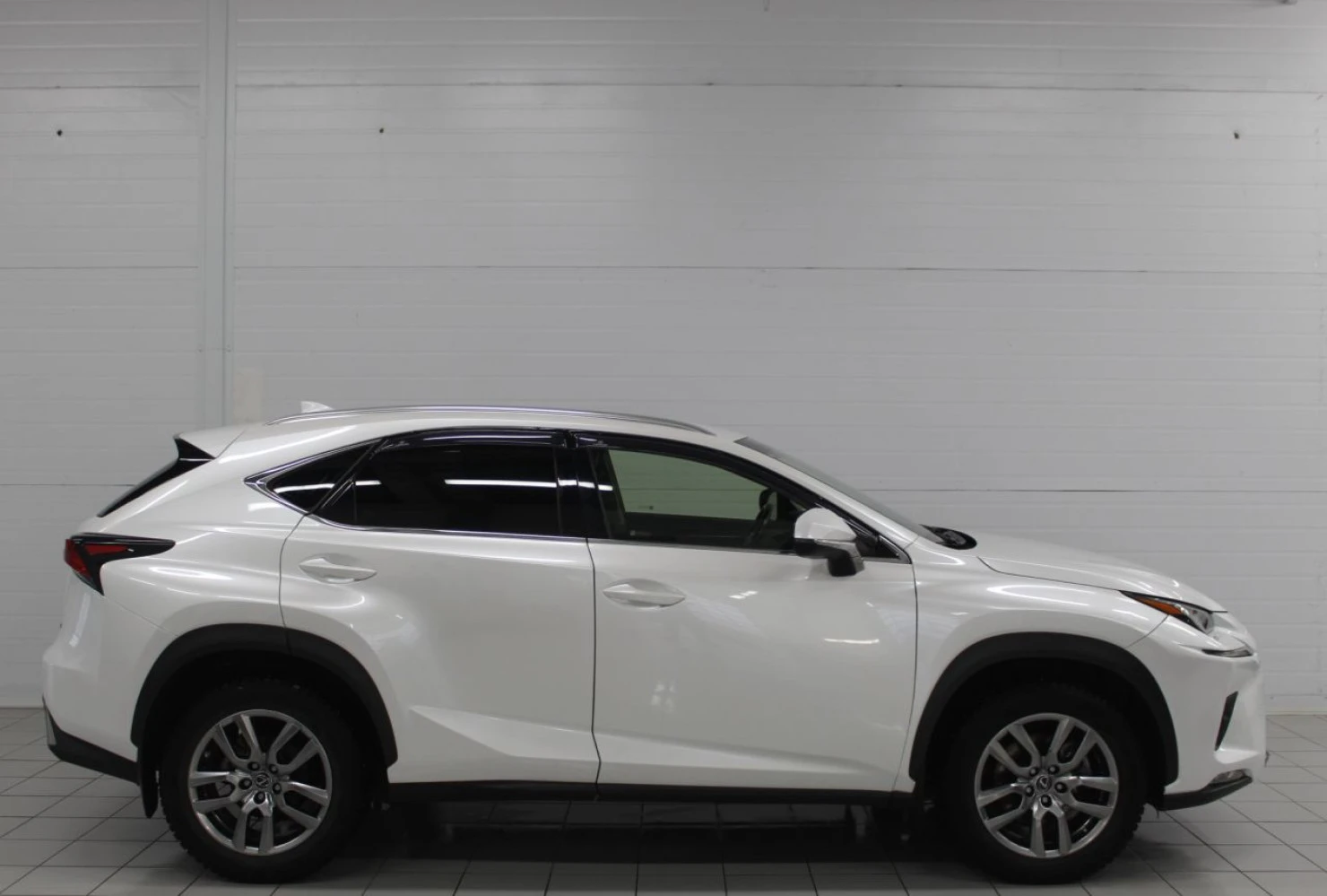 Lexus NX, 2017